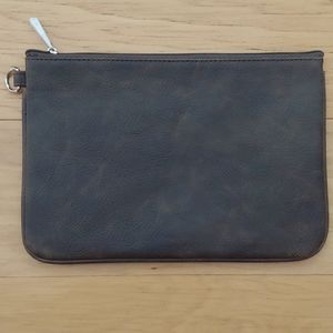 NIB Thirty One Rubie Mini in Chestnut Pebble